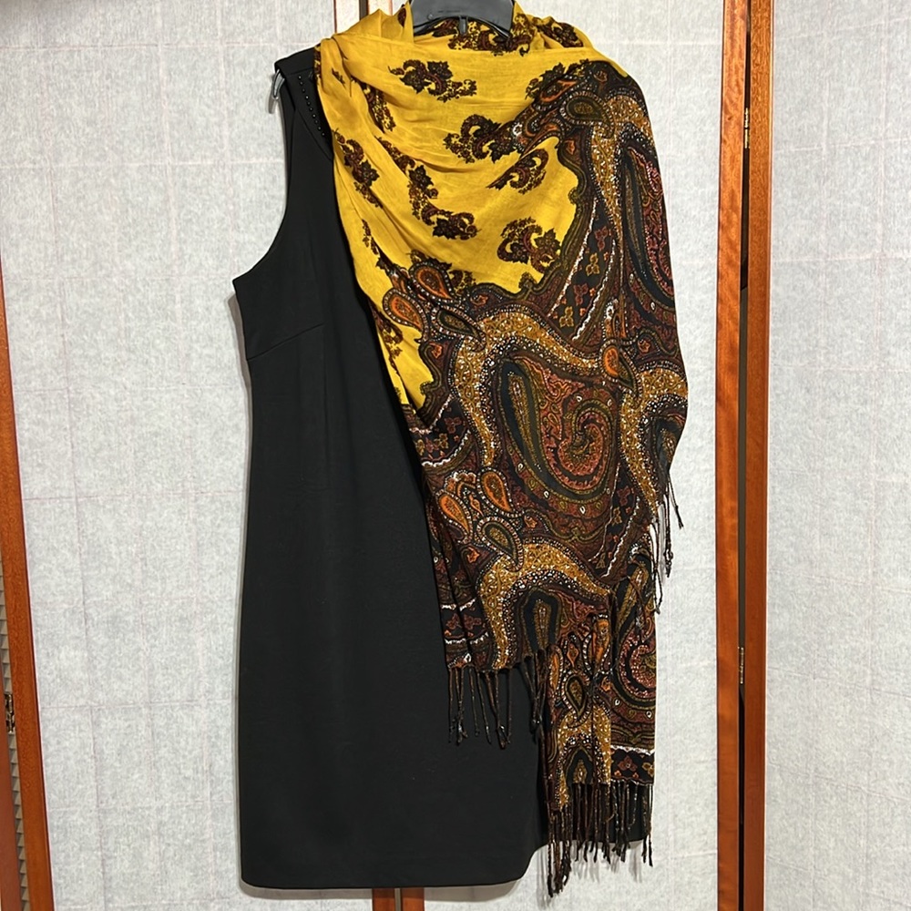 Scarf - Picture 2 of 6